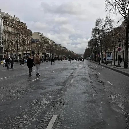 Champs Elysees Exceptional 1 Bedroom Apartment Paris