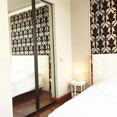 Champs Elysees Exceptional 1 Bedroom * Paris